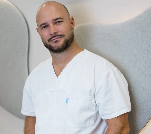 FILIP ŠTIMAC, dr.med.dent., specialista in chirurgia orale | Filip Štimac, dr.med.dent., specijalist oralne kirurgije | Stomatološka poliklinika Zagreb | Štimac centar dentalne medicine